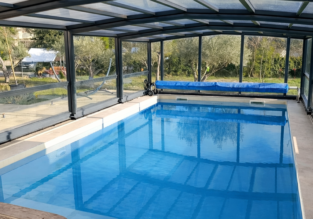 Piscine-bleue-1-1