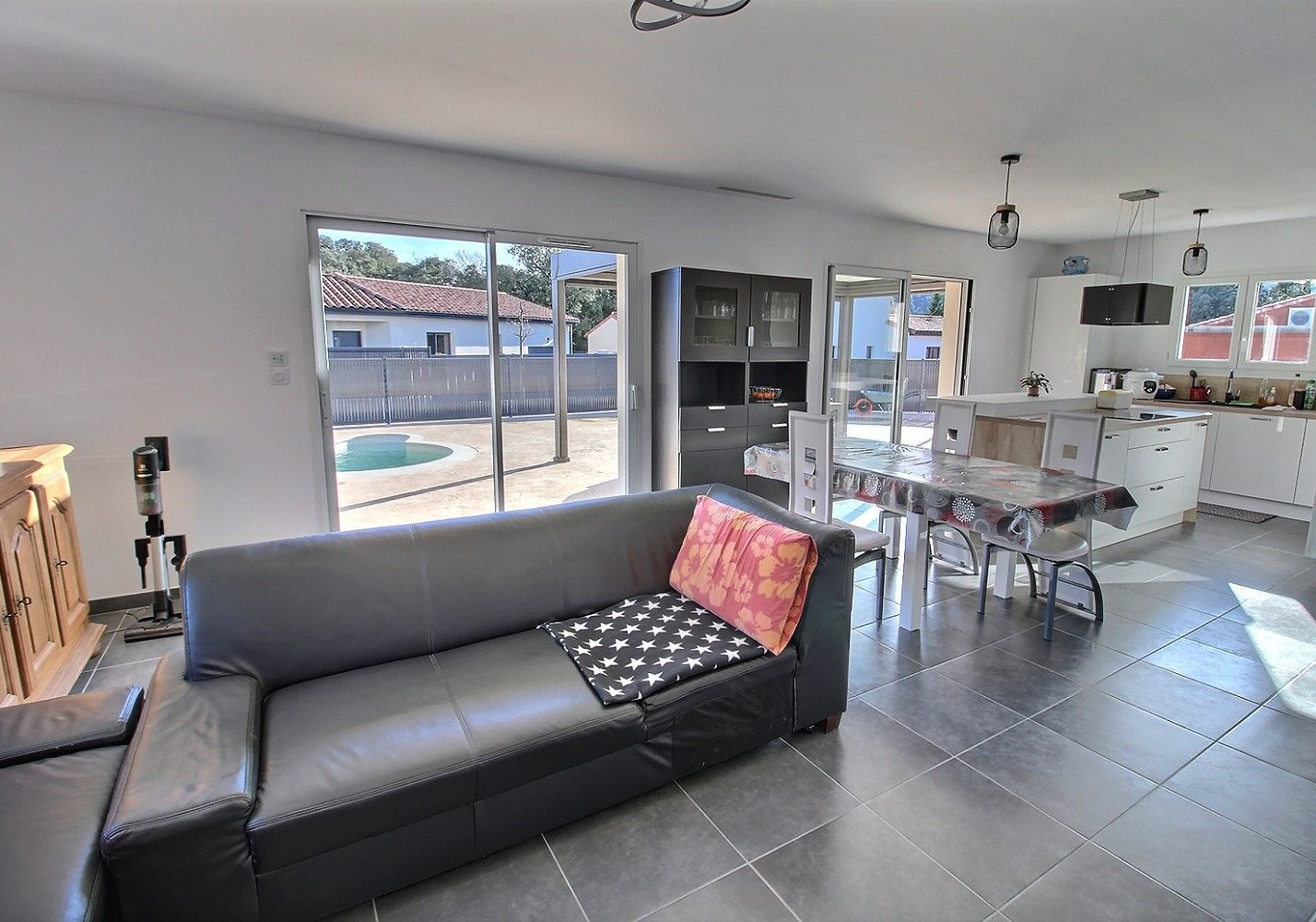 {"discarded_img":0,"scene":2}